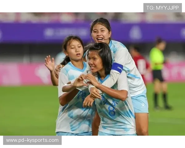 女足比赛球队实力强劲，备战目标直指胜利，足球女足